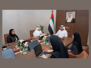 ولي عهد الفجيرة يؤكد أهمية تطوير التشريعات الداعمة للأداء الحكومي