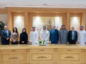 سلطان بن أحمد القاسمي يشهد توقيع مذكرة تفاهم بين جامعة الشارقة ومركز الشارقة للتدريب المهني لعلوم المطارات