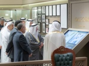 حاكم الشارقة يستقبل أبناء القارئ عبدالباسط عبدالصمد ويطلق التطبيق الإلكتروني "المعين"