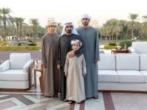 محمد بن راشد يلتقي أعيان البلاد ورجال الأعمال والمستثمرين في قصر زعبيل