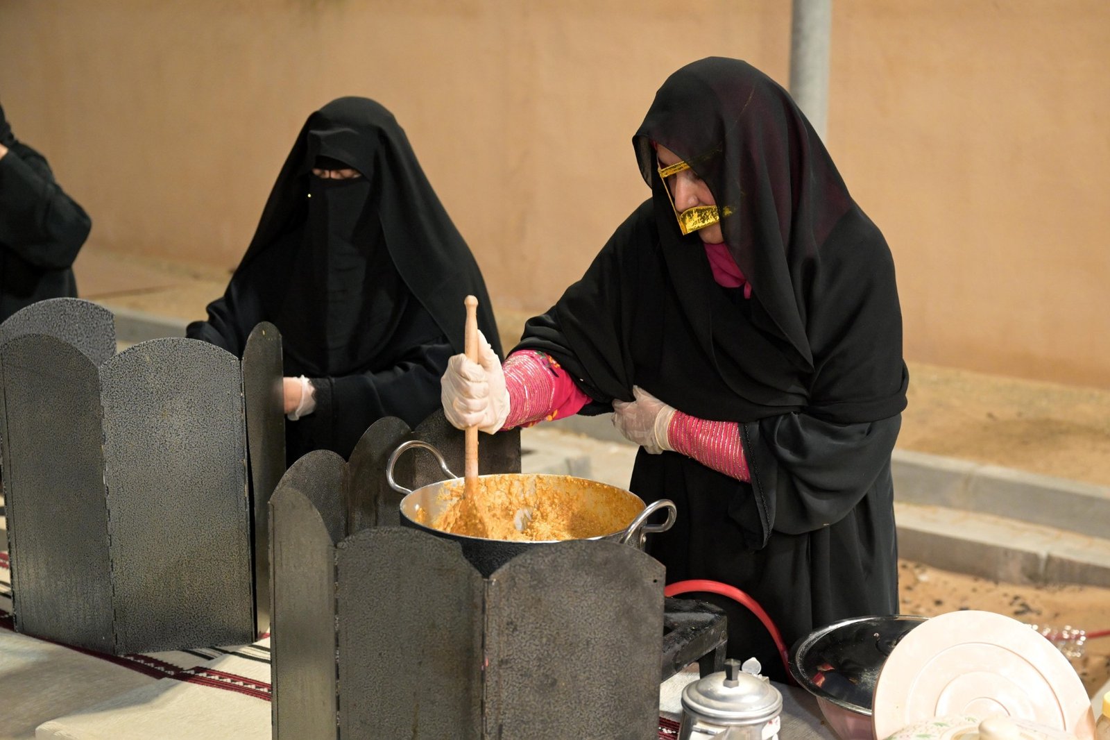 «سوق الظفرة التراثي».. بين عراقة الماضي وإبداع الحاضر 1 «سوق الظفرة التراثي».. بين عراقة الماضي وإبداع الحاضر