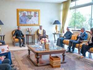 سعود بن صقر يستقبل السفير الصيني