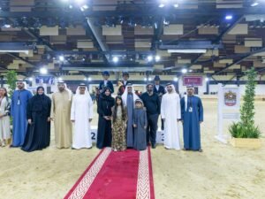 نهيان بن مبارك يتوّج نادية تريم بالجائزة الكبرى لكأس أكاديمية فاطمة بنت مبارك الدولية لقفز الحواجز