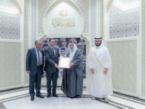 حاكم الشارقة يستقبل أبناء القارئ عبدالباسط عبدالصمد ويطلق التطبيق الإلكتروني "المعين"