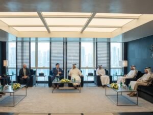 سلطان بن أحمد القاسمي يشهد توقيع مذكرة تفاهم بين "الشارقة لتقنيات الاتصال" وداتاكانفاس إنترناشيونال وأيه آي كارافان