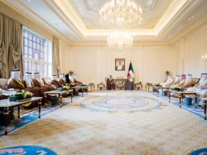 ولي عهد الكويت يستقبل عبد الله بن زايد