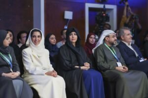 لطيفة بنت محمد تكرم المخرج زبير الجلاصي عن فيلمه "ليلي" الفائز بالجائزة الأكبر عالمياً للأفلام المولدة بالذكاء الاصطناعي بالتعاون مع Google Gemini 3 لطيفة بنت محمد تكرم المخرج زبير الجلاصي عن فيلمه "ليلي" الفائز بالجائزة الأكبر عالمياً للأفلام المولدة بالذكاء الاصطناعي بالتعاون مع Google Gemini