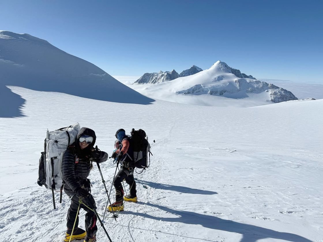 الإمارات في قلب القطبين الجنوبي والشمالي بإنجازات علمية ورحلات استكشافية تاريخية 1 الإمارات في قلب القطبين الجنوبي والشمالي بإنجازات علمية ورحلات استكشافية تاريخية