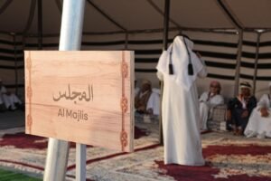 مجلس المربعانية… ذاكرة المجتمع الإماراتي وحاضن السنع