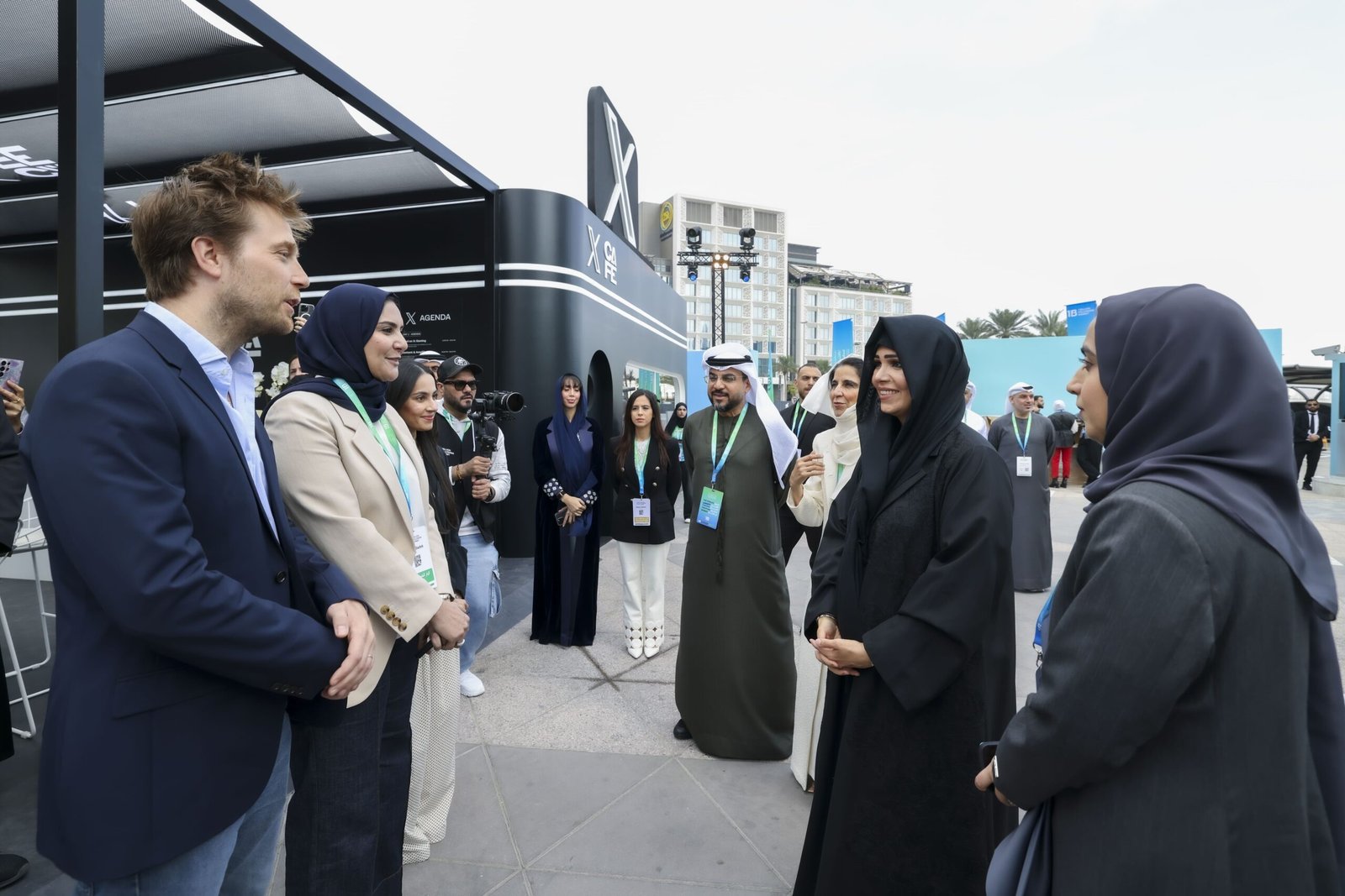 لطيفة بنت محمد: الإمارات ترسخ موقعها بيئة نموذجية داعمة للمبدعين والمبتكرين وأصحاب المشاريع المبتكرة والأفكار الخلاقة في كافة المجالات 1 لطيفة بنت محمد: الإمارات ترسخ موقعها بيئة نموذجية داعمة للمبدعين والمبتكرين وأصحاب المشاريع المبتكرة والأفكار الخلاقة في كافة المجالات