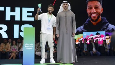 محمد بن راشد بن محمد بن راشد يكرّم الفائز بجائزة صناع المحتوى التعليمي بالتعاون مع منصة TikTok العالمية