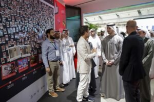 محمد بن راشد بن محمد بن راشد يكرّم الفائز بجائزة صناع المحتوى التعليمي بالتعاون مع منصة TikTok العالمية