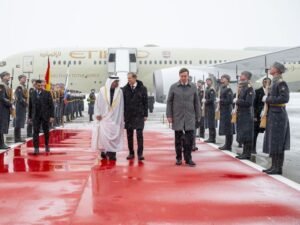 رئيس الدولة يصل موسكو في زيارة رسمية
