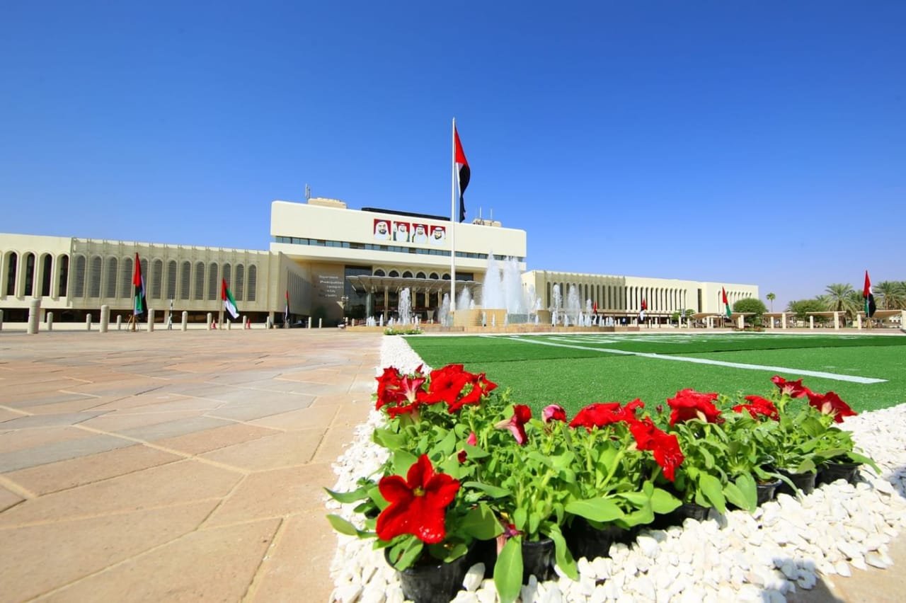 «بلدية العين» تنجز أكثر من 252 ألف معاملة رقمية خلال 2025 1 بلدية العين
