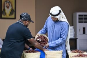 منافسة قوية ومشاركة واسعة في مزاينة التمور بمهرجان الظفرة