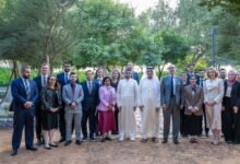 سعود بن صقر يستقبل وفدا من كلية كينيدي بجامعة هارفارد الأمريكية