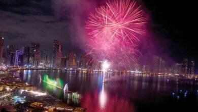 الشارقة تستقبل العام الجديد بعروض مبهرة