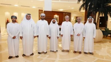 "غرفة الشارقة" تبحث مع نظيرتها في سلطنة عُمان تعزيز التعاون الاستثماري