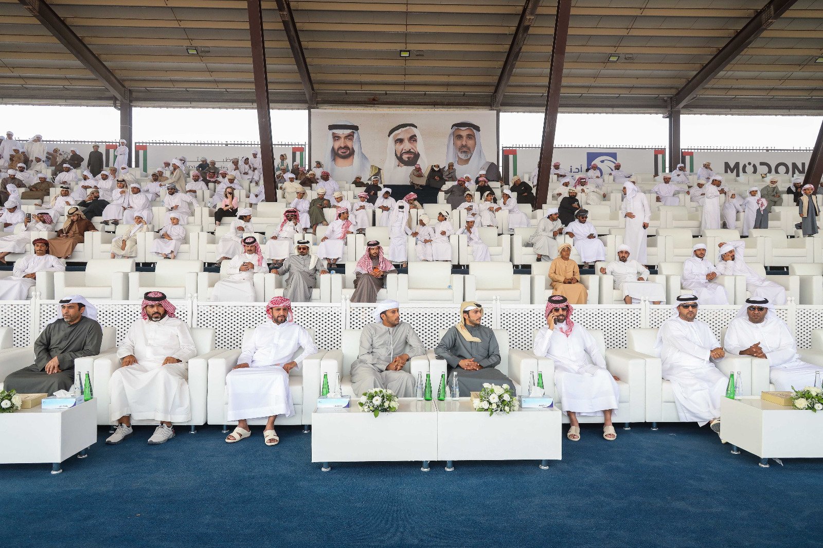 حضور جماهيري وتنافس قوي في مزاينة الإبل بمهرجان الظفرة الـ19 تتواصل أجواء 1 حضور جماهيري وتنافس قوي في مزاينة الإبل بمهرجان الظفرة الـ19 تتواصل أجواء