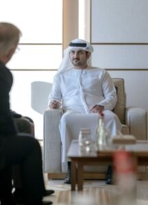 مكتوم بن محمد يلتقي الرئيس التنفيذي لمجموعة ريتشمونت العالمية