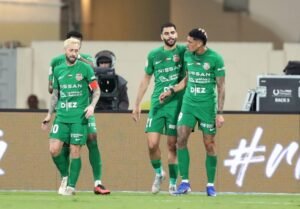 شباب الأهلي يعمق جراح البطائح 2 شباب الأهلي يعمق جراح البطائح