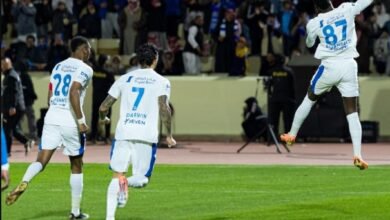 الهلال يحافظ على صدارة الدوري السعودي بتجاوز نيوم 2 الهلال يحافظ على صدارة الدوري السعودي بتجاوز نيوم