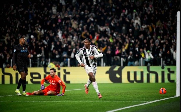 يوفنتوس يقسو على نابولي بثلاثية بيضاء 1 يوفنتوس يقسو على نابولي بثلاثية بيضاء