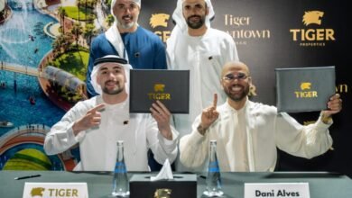 نجم كرة القدم البرازيلي داني ألفيس يقتني دوبلكس فاخراً من تايجر العقارية في تايجر داون تاون عجمان