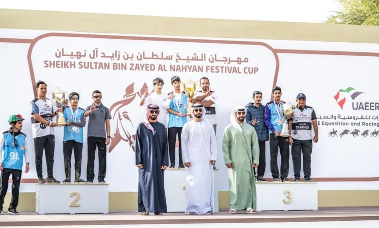 الفارس محمد راشد مغير بطل "الشباب والناشئين" بمهرجان سلطان بن زايد للقدرة 4 الفارس محمد راشد مغير بطل "الشباب والناشئين" بمهرجان سلطان بن زايد للقدرة