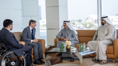 حاكم أم القيوين يستقبل السفير الفرنسي