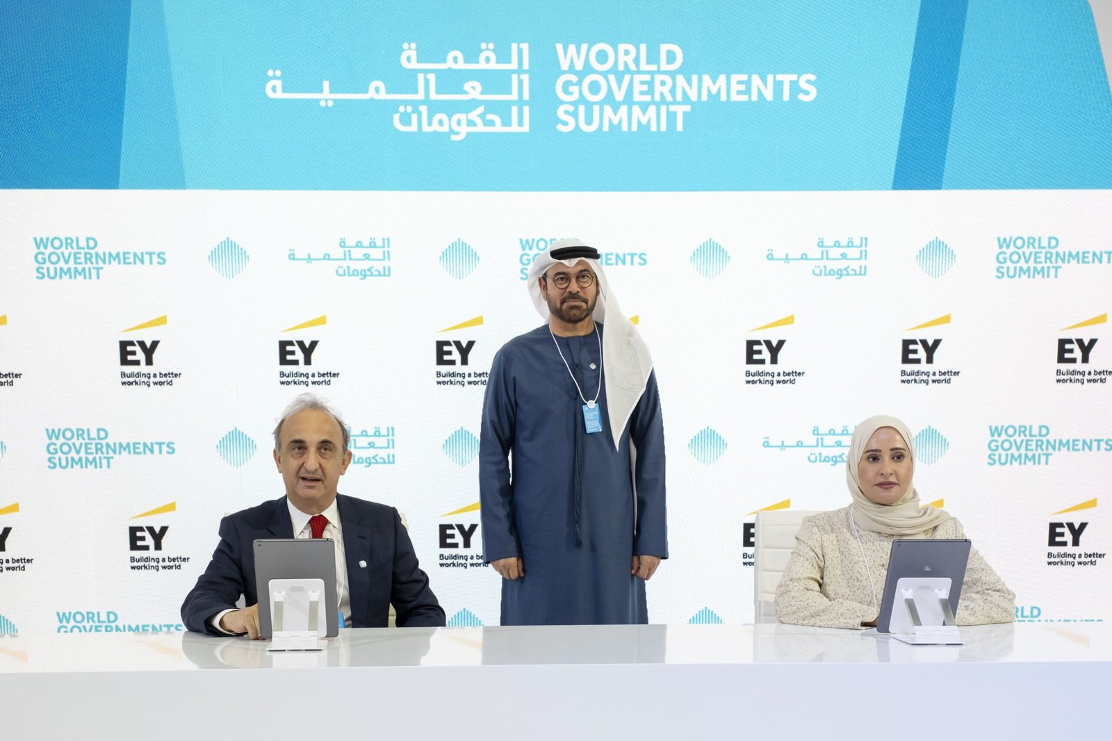 القمة العالمية للحكومات تطلق الدورة التاسعة من جائزة أفضل وزير في العالم والجائزة العالمية للحكومة الأكثر تطوراً والنسخة الثالثة من المسح العالمي للوزراء 1 القمة العالمية للحكومات تطلق الدورة التاسعة من جائزة أفضل وزير في العالم والجائزة العالمية للحكومة الأكثر تطوراً والنسخة الثالثة من المسح العالمي للوزراء