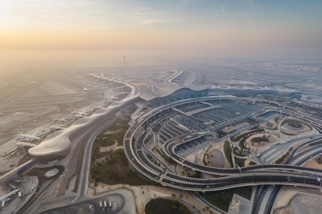 مطارات أبوظبي تتجاوز حاجز 33 مليون مسافرفي 2025 1 مطارات أبوظبي تتجاوز حاجز 33 مليون مسافرفي 2025