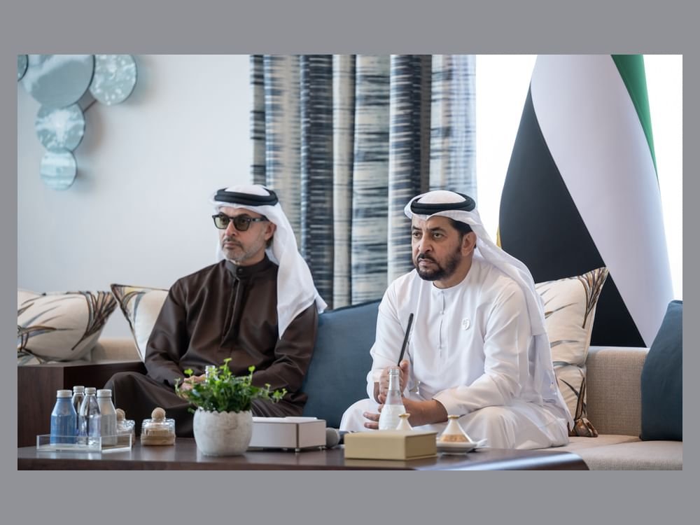 حمدان بن زايد يستقبل هزاع بن زايد في برزة قصر الظنة 1 حمدان بن زايد يستقبل هزاع بن زايد في برزة قصر الظنة