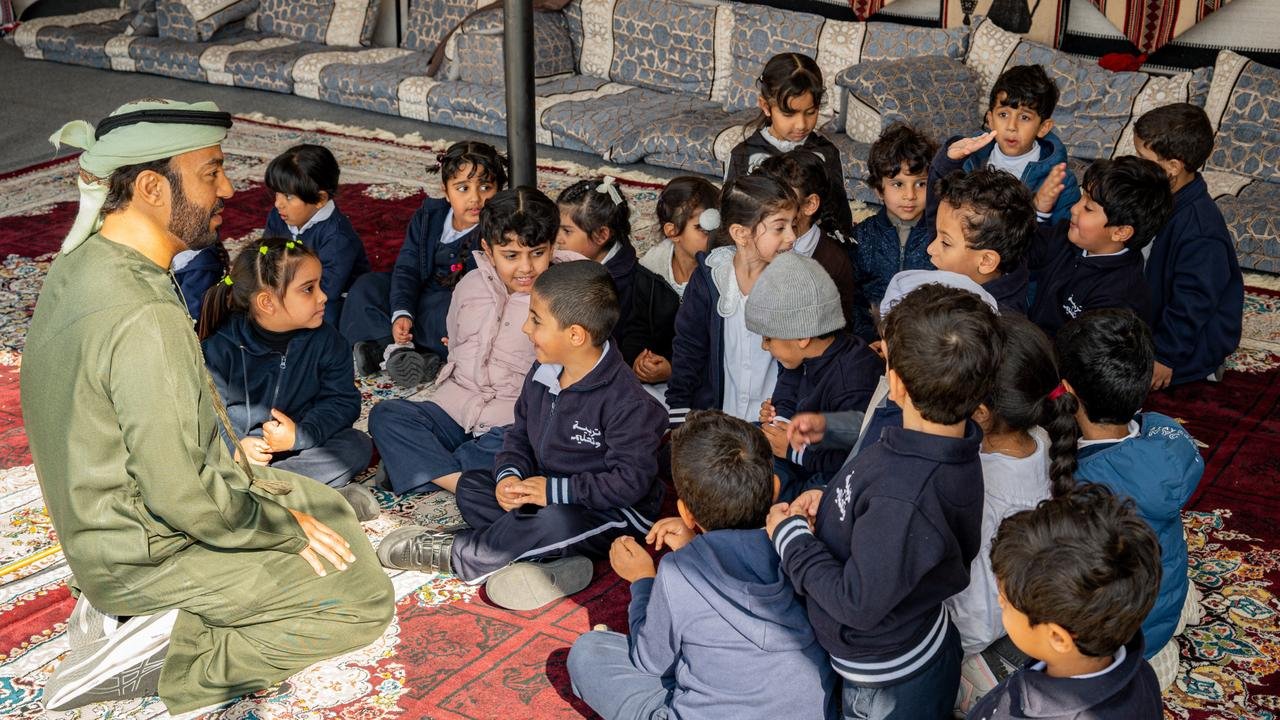 أكثر من ألفي طالبٍ وطالبة يودّعون "المربعانية" بذكريات تراثية حيّة 1 المربعانية