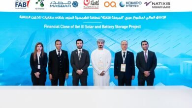 ائتلاف "مصدر" يغلق ماليا أول مشروع طاقة شمسية مزود بنظام بطاريات لتخزين الطاقة على مستوى المرافق في سلطنة عمان