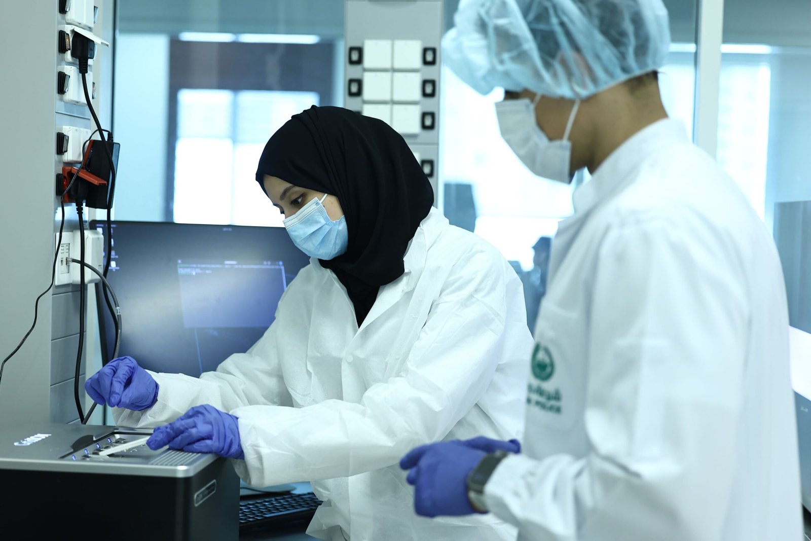 شرطة دبي تعزز منظومتها الأمنية بتقنيات "الأنساب الوراثية الجنائية" لحل أعقد القضايا 1 شرطة دبي تعزز منظومتها الأمنية بتقنيات "الأنساب الوراثية الجنائية" لحل أعقد القضايا