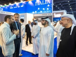 منصور بن محمد يفتتح النسخة الثلاثين من معرض "إيدك دبي"