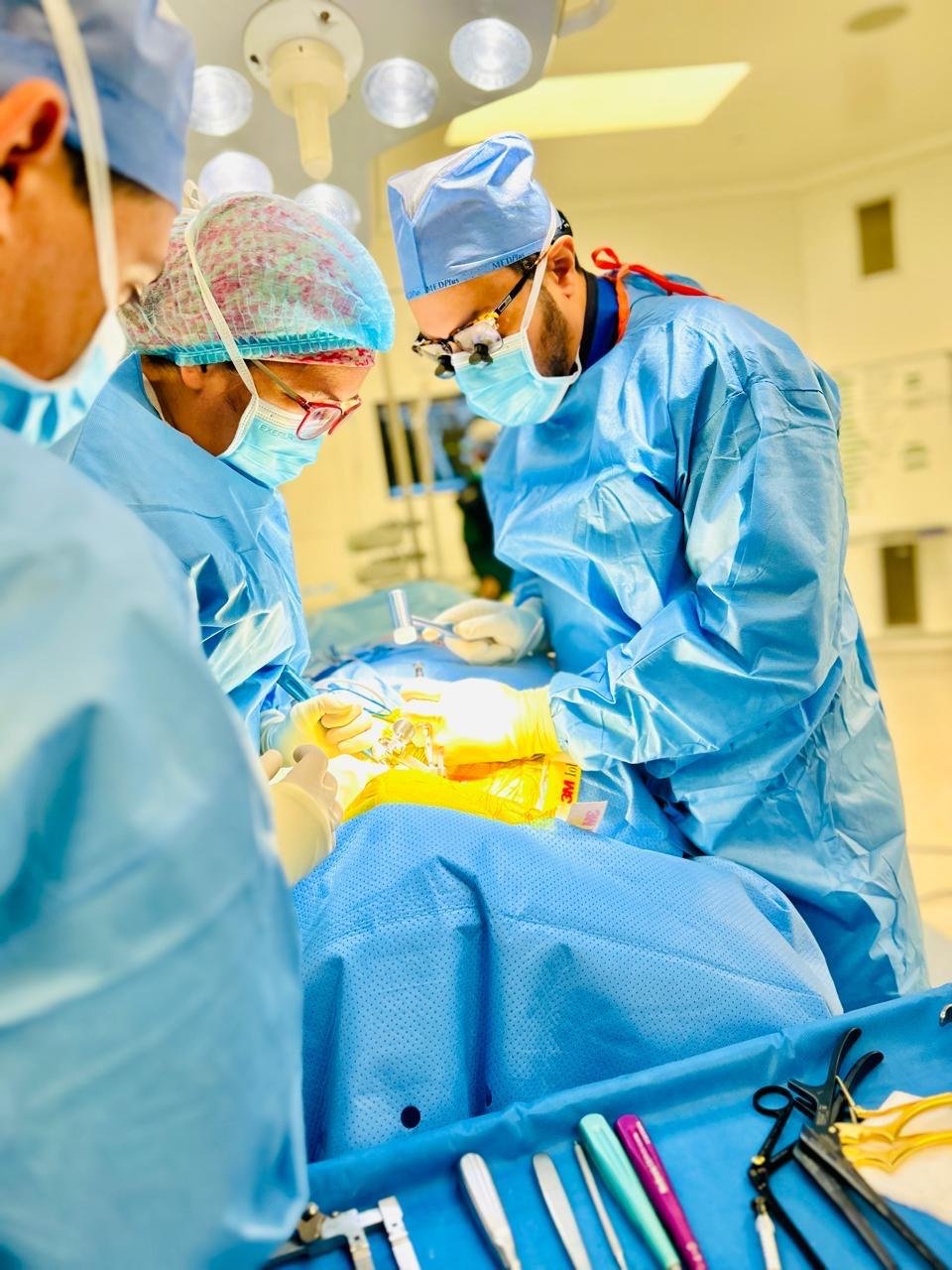 استئصال أورام معقدة من الفقرات العنقية لمريض أربعيني بمستشفى تداوي دبي 1 استئصال أورام معقدة