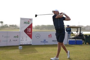 الإنجليزي وود يتوج بثناني ألقاب مصر ويتصدر جولة مينا للجولف 2 الإنجليزي وود يتوج بثناني ألقاب مصر ويتصدر جولة مينا للجولف