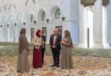 وزير خارجية غواتيمالا يزور جامع الشيخ زايد الكبير في أبوظبي