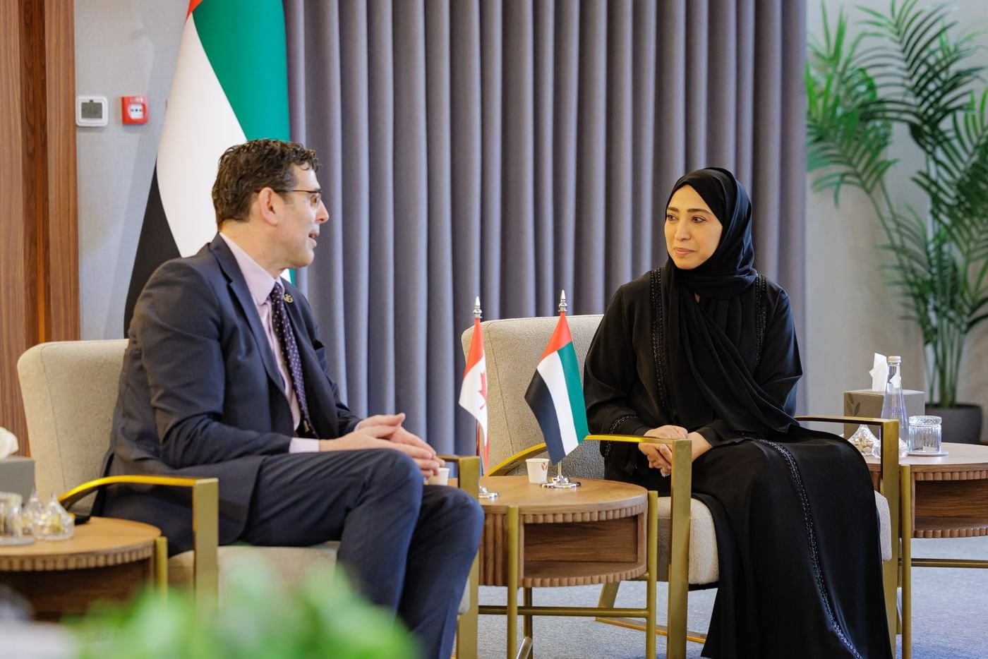 جامعة محمد بن زايد للعلوم الإنسانية تبحث التعاون الأكاديمي مع "غويلف" الكندية 1 جامعة محمد بن زايد للعلوم الإنسانية تبحث التعاون الأكاديمي مع "غويلف" الكندية