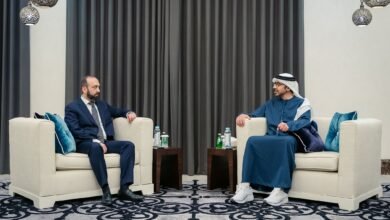 عبدالله بن زايد يبحث مع وزير خارجية أرمينيا العلاقات الثنائية