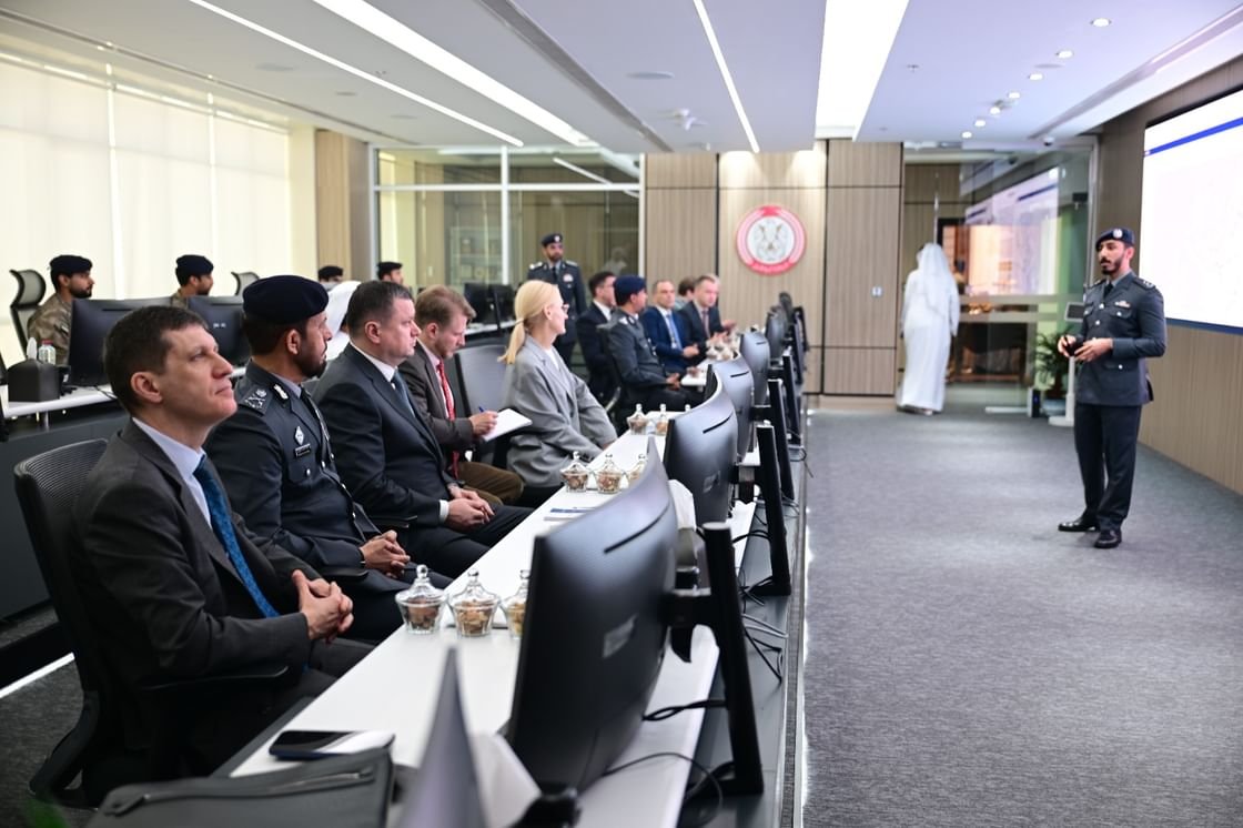 شرطة أبوظبي تطّلع وفدًا روسيًا على الأنظمة الأمنية المتطورة 1 شرطة أبوظبي تطّلع وفدًا روسيًا على الأنظمة الأمنية المتطورة