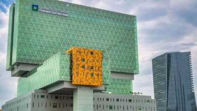 "كليفلاند كلينك أبوظبي" يجري عملية روبوتية متقدمة لتخطيط الدماغ ثلاثي الأبعاد 2 "كليفلاند كلينك أبوظبي" يجري عملية روبوتية متقدمة لتخطيط الدماغ ثلاثي الأبعاد