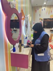 «بلدية أبوظبي» تنفذ حملات توعوية تفتيشية لضمان سلامة مراكز التجميل 2 «بلدية أبوظبي» تنفذ حملات توعوية تفتيشية لضمان سلامة مراكز التجميل