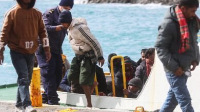 مصرع ثلاثة مهاجرين في انقلاب قارب بالمياه اليونانية 2 مصرع ثلاثة مهاجرين في انقلاب قارب بالمياه اليونانية