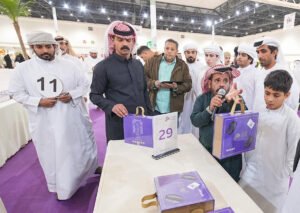 «العين التراثي» يواصل فعالياته ويشهد نشاطاً كبيراً في مزاد التمور 3 «العين التراثي» يواصل فعالياته ويشهد نشاطاً كبيراً في مزاد التمور