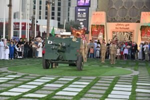 رمضان في الإمارات.. أجواء روحانية ومرونة في العمل واستقرار في الأسواق