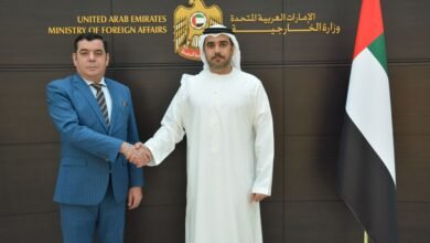 نائب مدير مكتب وزارة الخارجية في دبي يتسلّم البراءة القنصلية من القنصل العام لجمهورية أفريقيا الوسطى