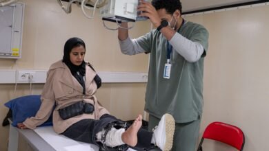 المستشفى الإماراتي العائم يواصل استقبال الإصابات والحالات المرضية القادمة من قطاع غزة